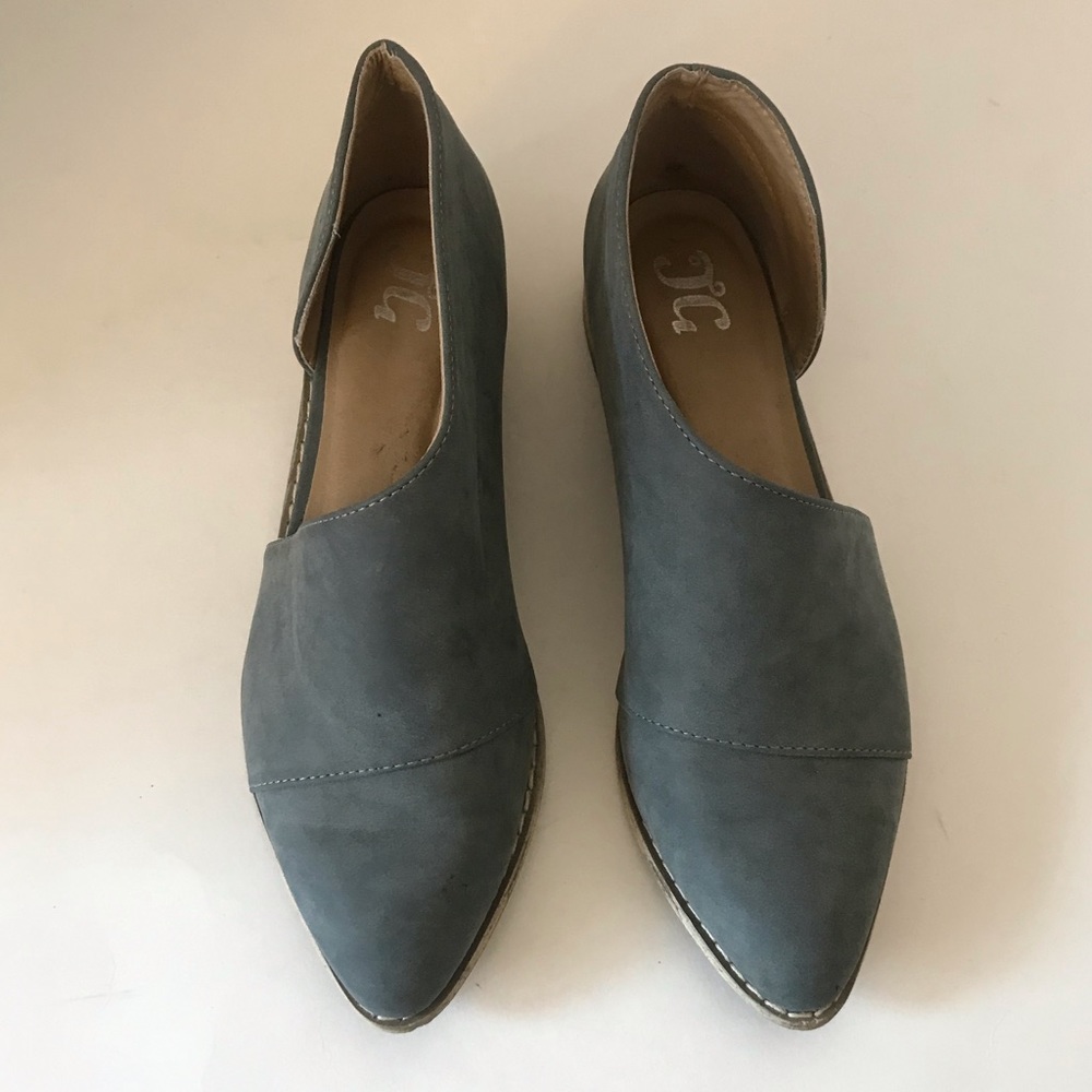 JGoods cut out gray pointed toe suede flats. 7.5